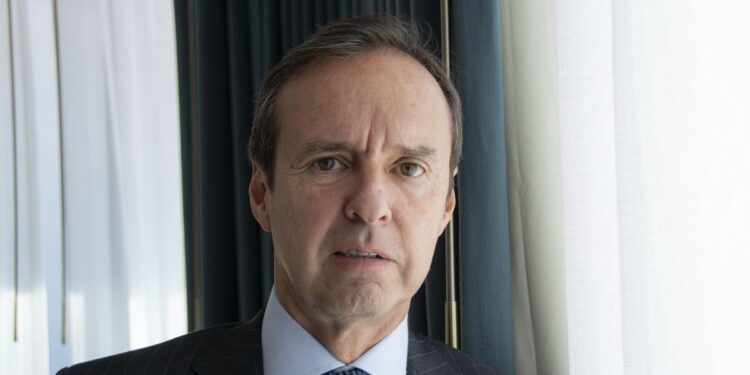Tuto Quiroga califica al presidente Arce de monarca débil y rechaza su propuesta de referéndum