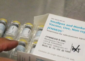 La OMS insta a aumentar la producción de vacunas contra el mpox (viruela símica)