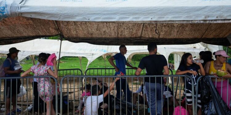 Crece el temor a nueva ola migratoria en Venezuela