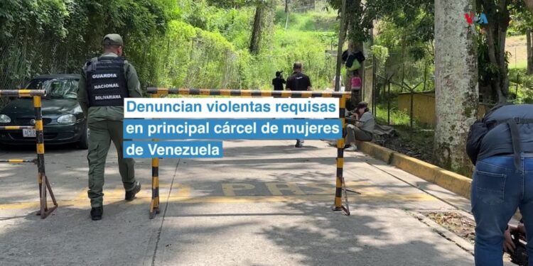 Denuncian violentas requisas en principal cárcel de mujeres en Venezuela