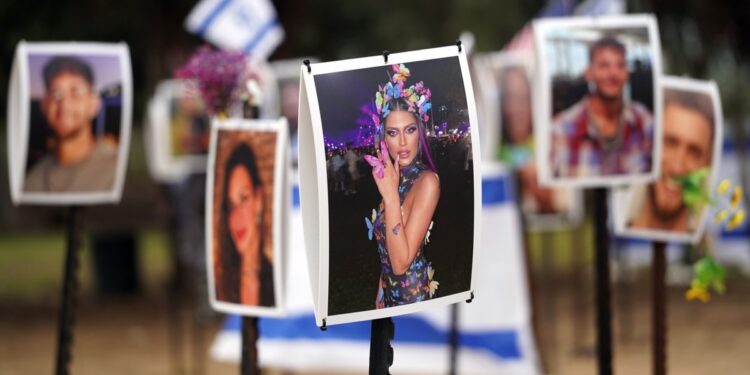 El predio Nova, donde Hamas asesinó a 364 personas el 7 de octubre, se convierte en un lugar de peregrinación