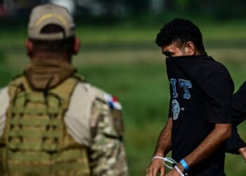 Choque entre la policía de fronteras de Panamá y grupos armados deja dos muertos cerca del Darién