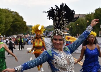 Países en Latinoamérica se visten de gala y resaltan su riqueza cultural al conmemorar la independencia