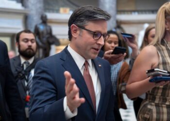 Congreso de EEUU aprueba proyecto de ley para evitar un cierre del gobierno