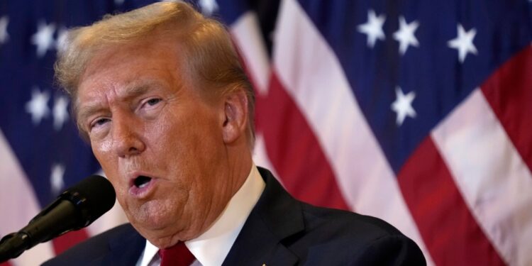 Presentan cargos contra tres agentes iraníes sospechosos de hackear campaña de Trump