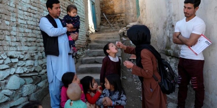 El Talibán suspende vacunaciones contra la polio en Afganistán, según la ONU