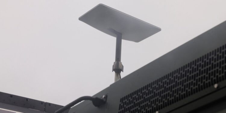 Starlink acepta acatar la orden de bloquear el acceso a X en Brasil