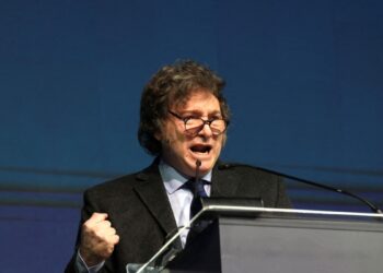 El presidente argentino Javier Milei arrecia sus críticas contra los periodistas y comunicadores