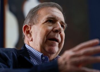 González no quiso ir a «centros de torturas». Petro hablará con Maduro.