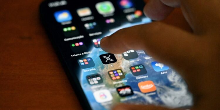 Gran expectativa en Brasil ante el posible regreso de la
red social X