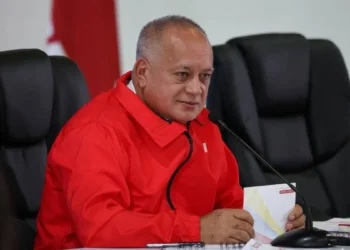 Cabello: Edmundo González es un irresponsable que no da la cara