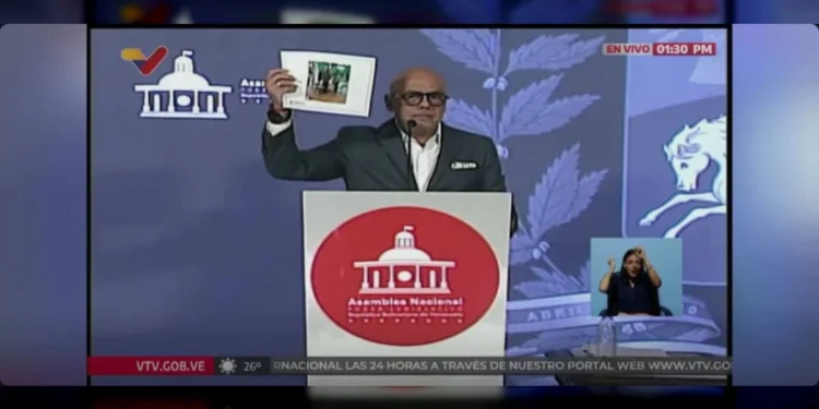 Presidente de la AN muestra pruebas sobre reunión con González Urrutia y su huida del país