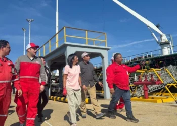 Delcy Rodríguez revisó planes para garantizar operatividad del Complejo refinador Paraguaná