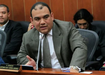 Senador colombiano asegura que Duque compró Pegasus para espiar a presidentes Maduro y Petro