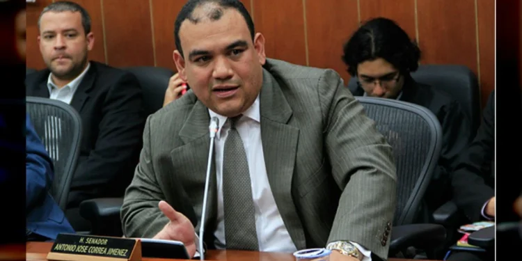 Senador colombiano asegura que Duque compró Pegasus para espiar a presidentes Maduro y Petro