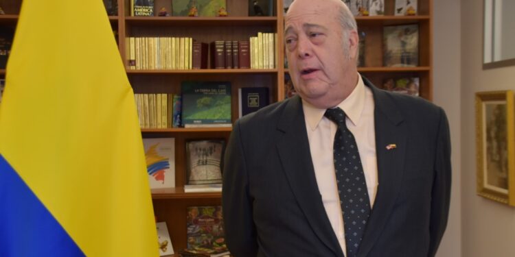 Colombia cree urgente mantener el “diálogo político” para resolver la “compleja” situación de Venezuela