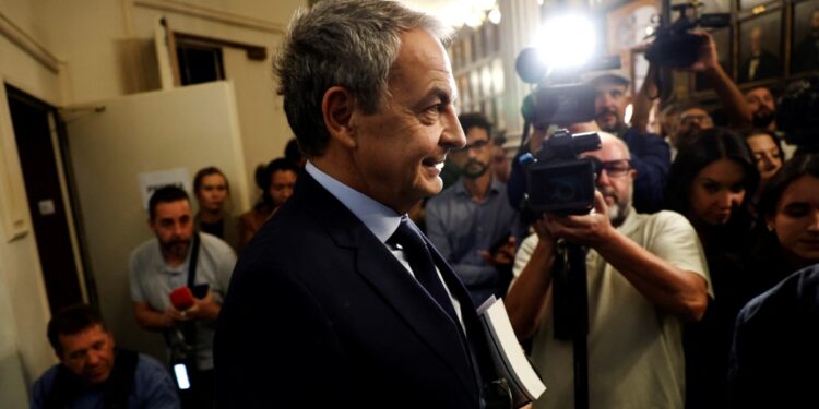 Piden alerta roja contra Milei. Zapatero gestionó exilio de González.