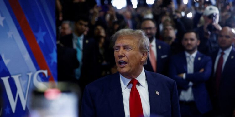 Trump dice que no participará en más debates con Kamala Harris