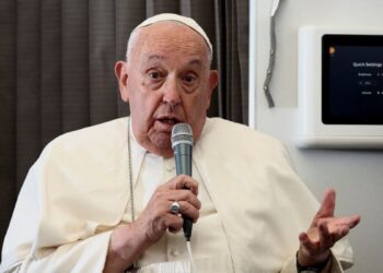 Papa Francisco critica a Harris y Trump