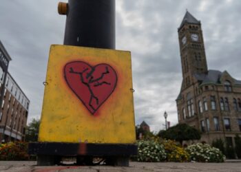 Grupo de haitianos en Springfield, Ohio, presenta demanda civil contra Trump y Vance
