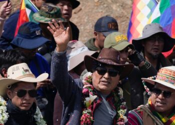Evo Morales lidera marcha en Bolivia contra crisis económica y en defensa de su candidatura