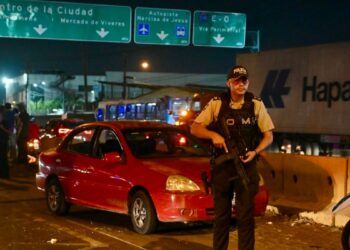 Asesinan a directora de cárcel en Ecuador, otro funcionario resulta herido: gobierno