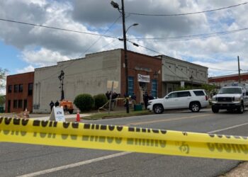 Las autoridades todavía no han establecido sospechosos en el tiroteo que dejó cuatro muertos y casi una veintena de heridos en Alabama