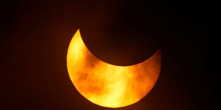 Eclipse solar de «anillo de fuego» deslumbrará en octubre partes de Sudamérica y el Pacífico