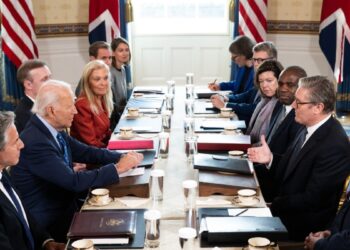 Biden se reúne con Starmer del Reino Unido para hablar de Ucrania e Israel