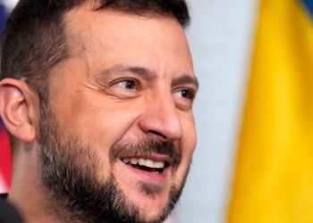 Trump y Zelenskyy se reunirán mientras aumentan las tensiones por apoyo de EEUU a Ucrania