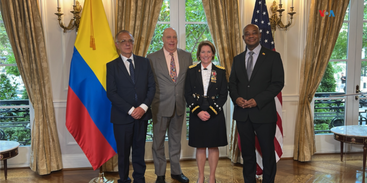 Jefa del Comando Sur apuesta por “solución diplomática” para Venezuela