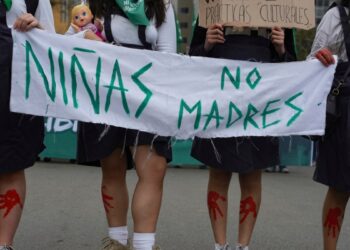 Cientos de mujeres marchan en ciudades de Latinoamérica por el derecho al aborto legal y seguro