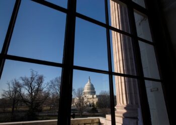 Republicanos de la Cámara de Representantes quieren votar el miércoles ley de financiación provisional