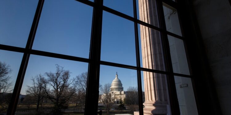 Republicanos de la Cámara de Representantes quieren votar el miércoles ley de financiación provisional