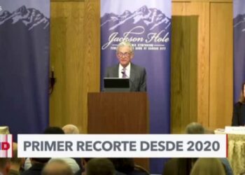 Reserva Federal baja tasas de interés en medio punto porcentual