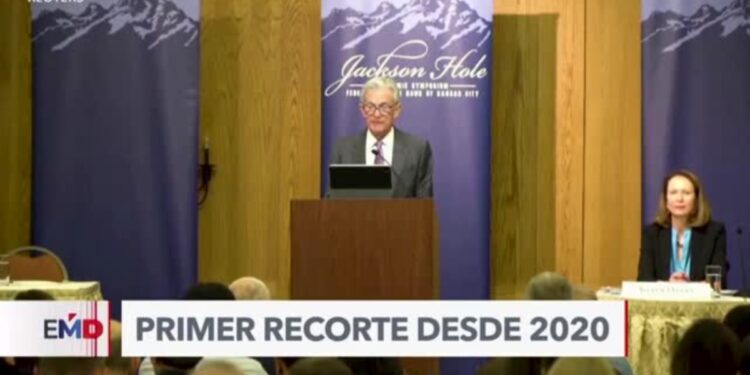 Reserva Federal baja tasas de interés en medio punto porcentual