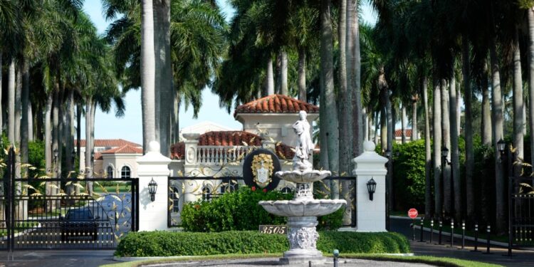 Documentos: Sospechoso en atentado contra Trump permaneció 12 horas en campo de golf