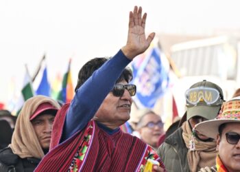 Marcha de Evo Morales se dirige a La Paz y presiona al presidente Luis Arce