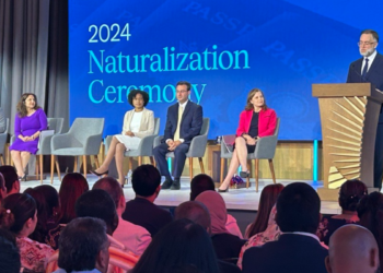 Nuevos estadounidenses celebran ceremonia especial en el Día de la Ciudadanía en EEUU