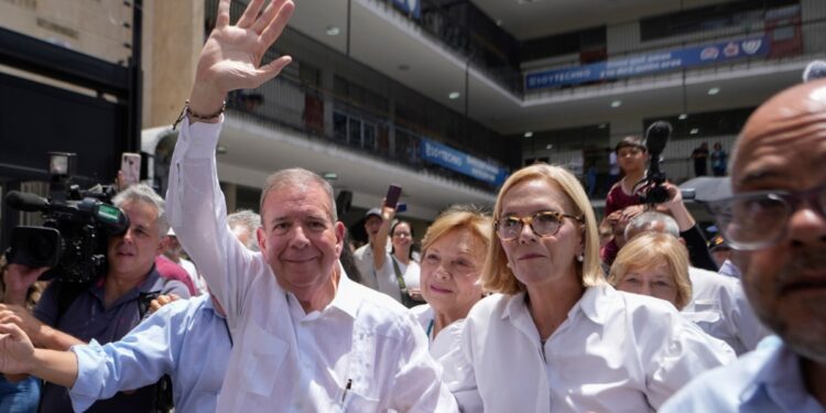 varios países condenan orden de arresto contra Edmundo González