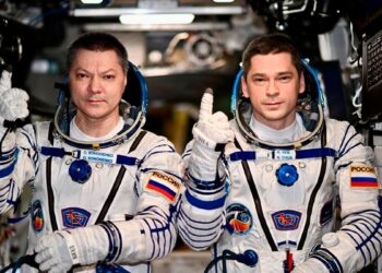 Dos astronautas rusos baten el récord de estancia más larga en la Estación Espacial Internacional