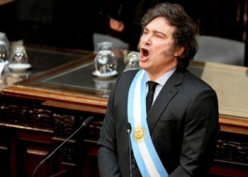 Milei promete austeridad en su presupuesto para 2025 y plantea un duelo en el Congreso argentino