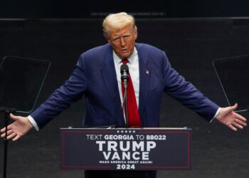 Trump ofrece rebajas fiscales y pocas regulaciones a empresas que se trasladen a EEUU