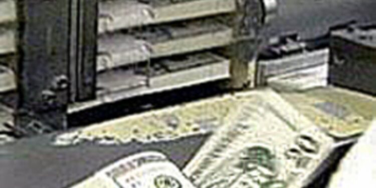 La Reserva Federal de EEUU baja las tasas de interes en medio punto porcentual