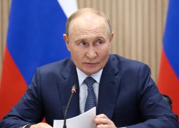 Putin bromeaba sobre apoyo a Harris en elecciones de EEUU, dice canciller