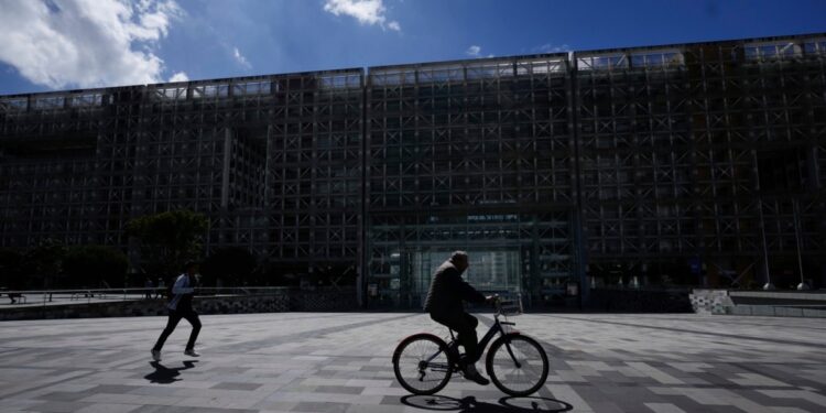 Vuelven los racionamientos de energía eléctrica a Ecuador