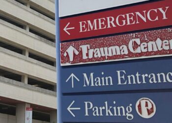Hospitales de la Florida preguntan a inmigrantes su estatus legal. Texas lo hará también