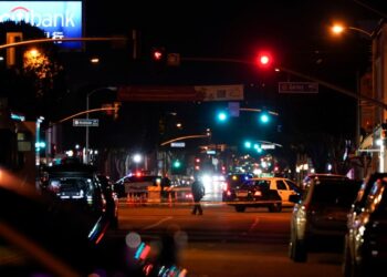 Un bus público fue secuestrado por un hombre armado en Los Ángeles