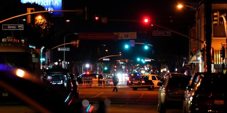 Un bus público fue secuestrado por un hombre armado en Los Ángeles