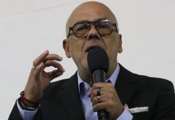 Jorge Rodriguez pide romper relaciones diplomáticas, consulares y comerciales con España